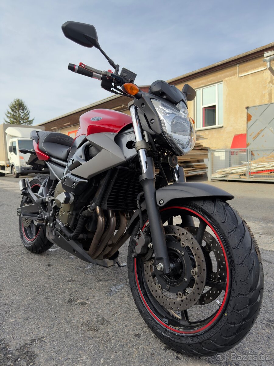 Yamaha XJ6 - 7