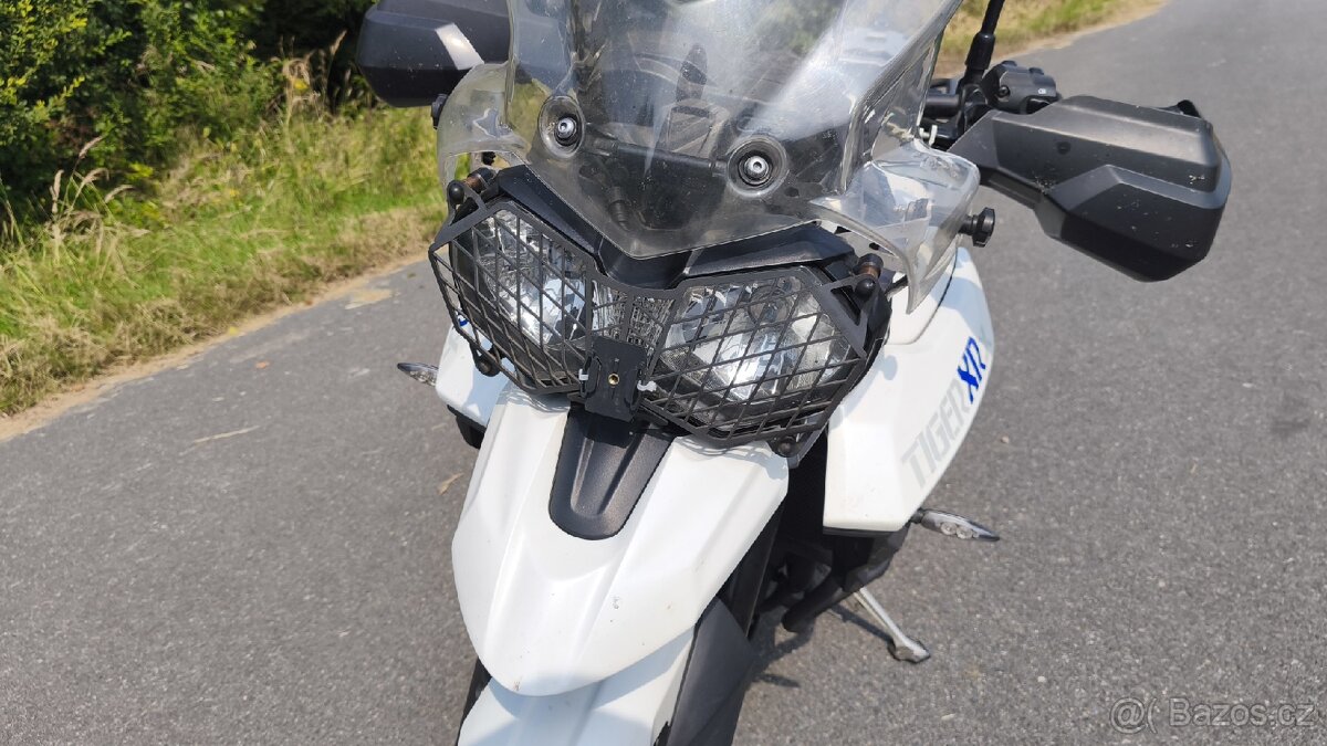 Triumph Tiger 800 XRX - 7