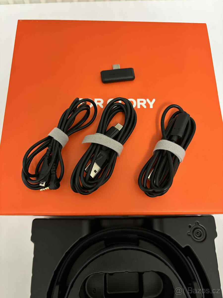 Sluchátka SteelSeries Arctis Nova 7+ - 7