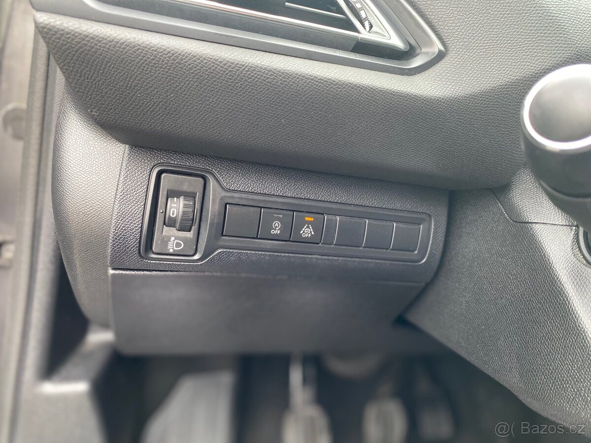 Peugeot 308 2021 rok - 7