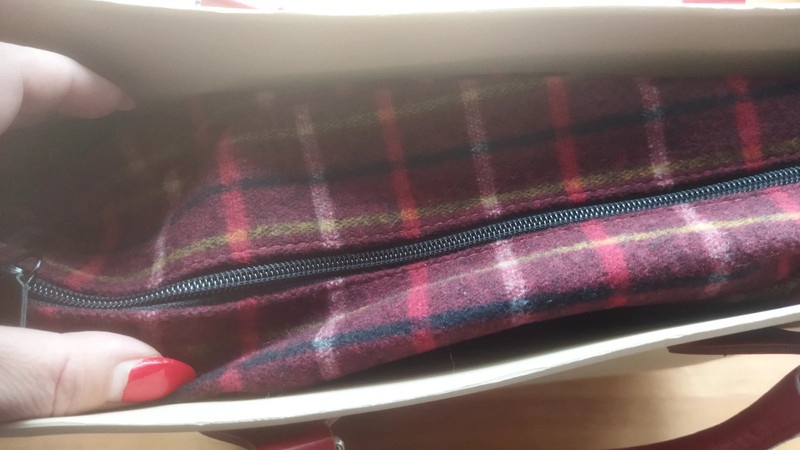 Prodám krásný nový Obag v krémovo béžová barvě s hnědými uch - 7