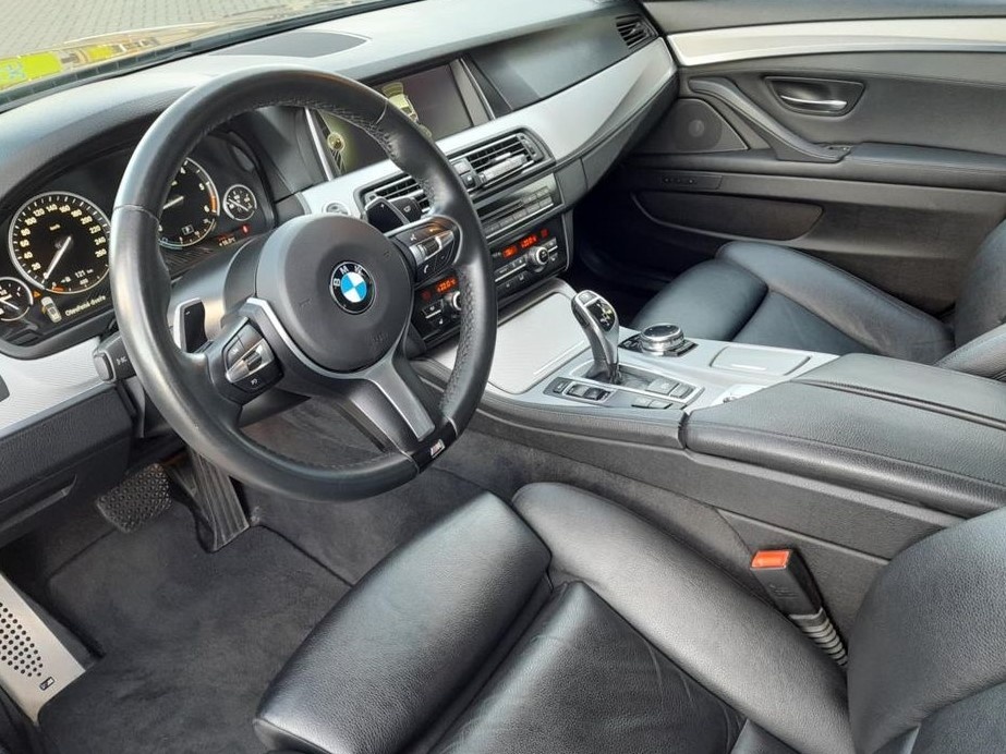 BMW Řada 5 F11 530D xDrive 190kw M packet Facelift r.v.2013 - 7