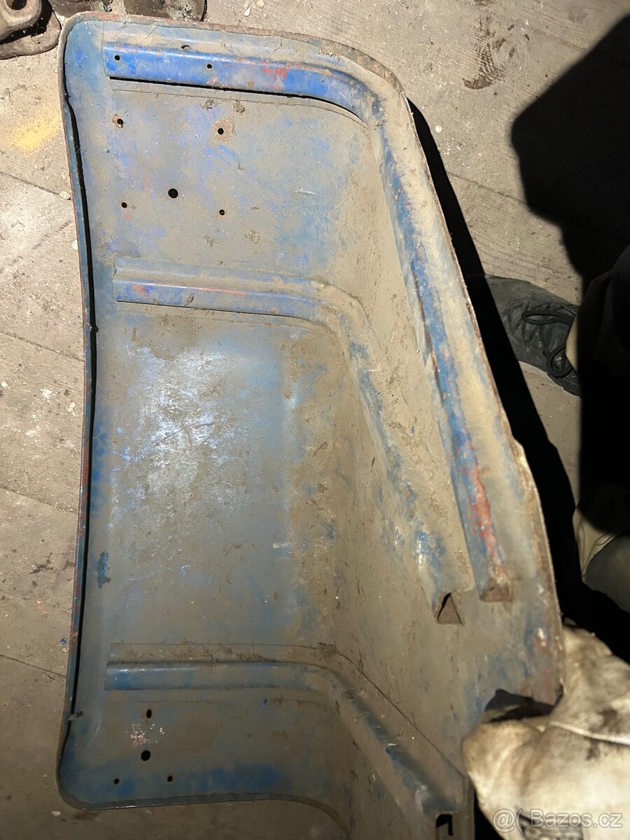 Levý blatník Zetor 3011 - 7
