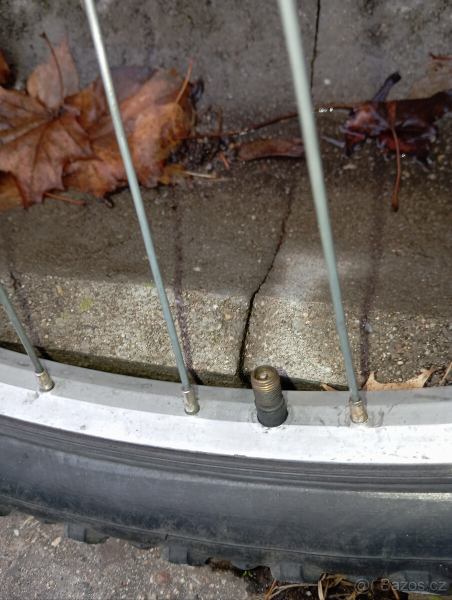 prodám přední kolo 26 - 7