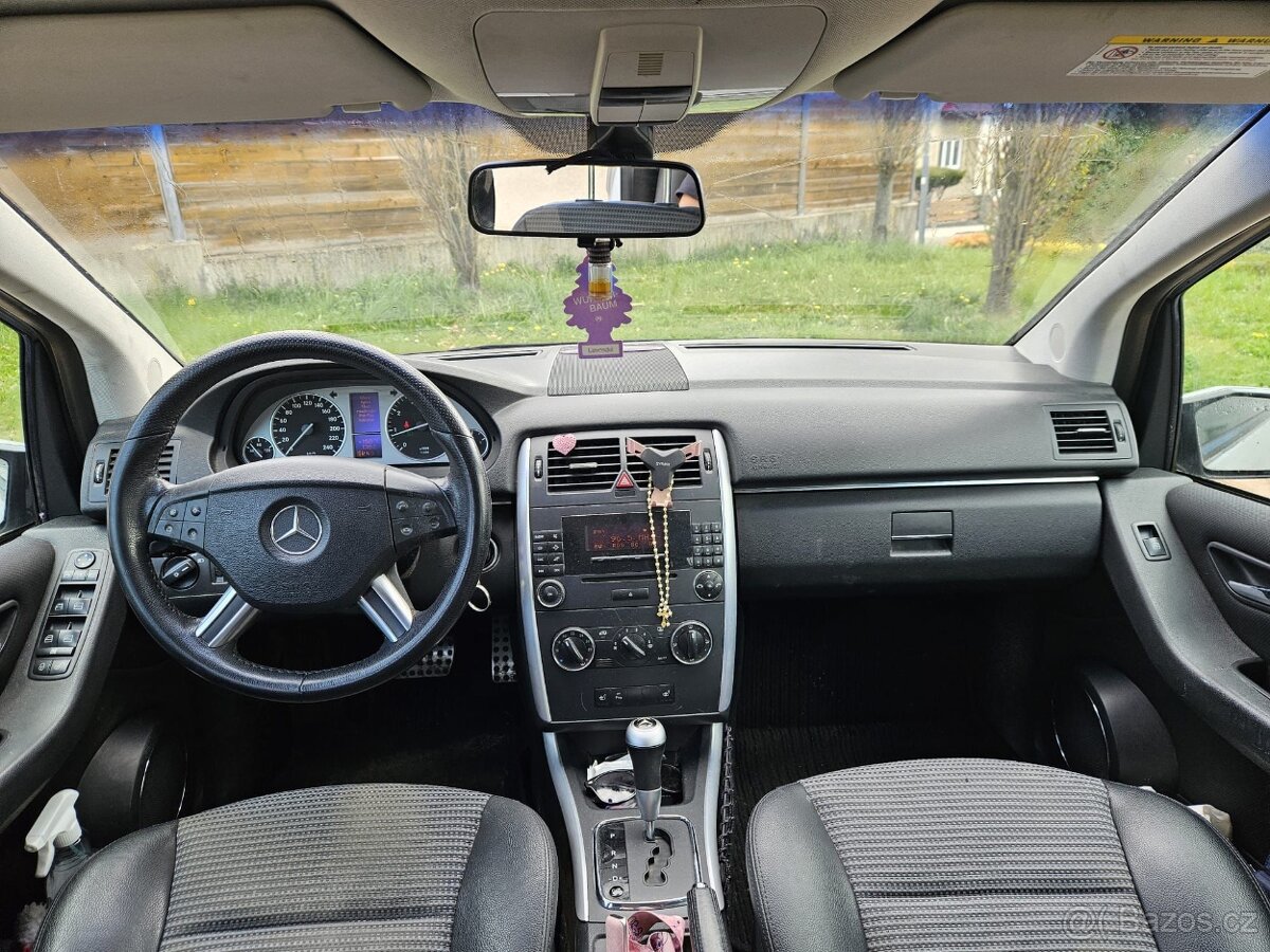 Mercedes Benz B - 7