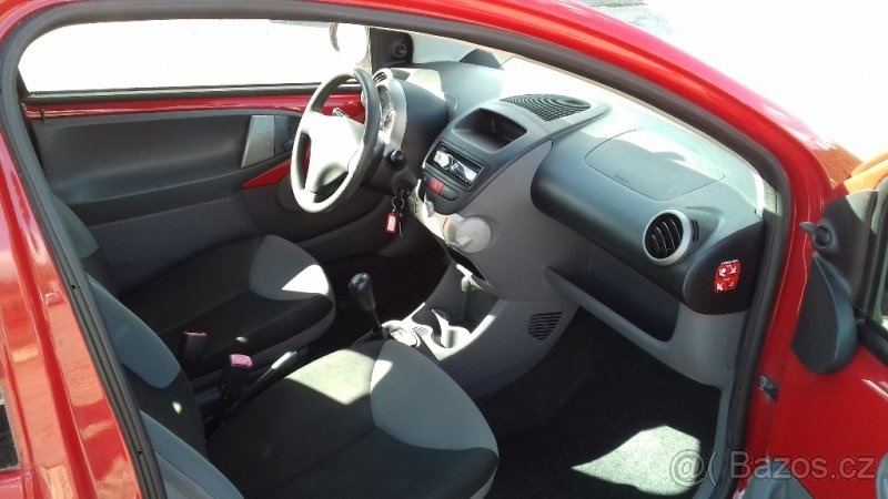 Peugeot 107 1,0i 2007 1.majitel TOP stav Euro 4 - 7