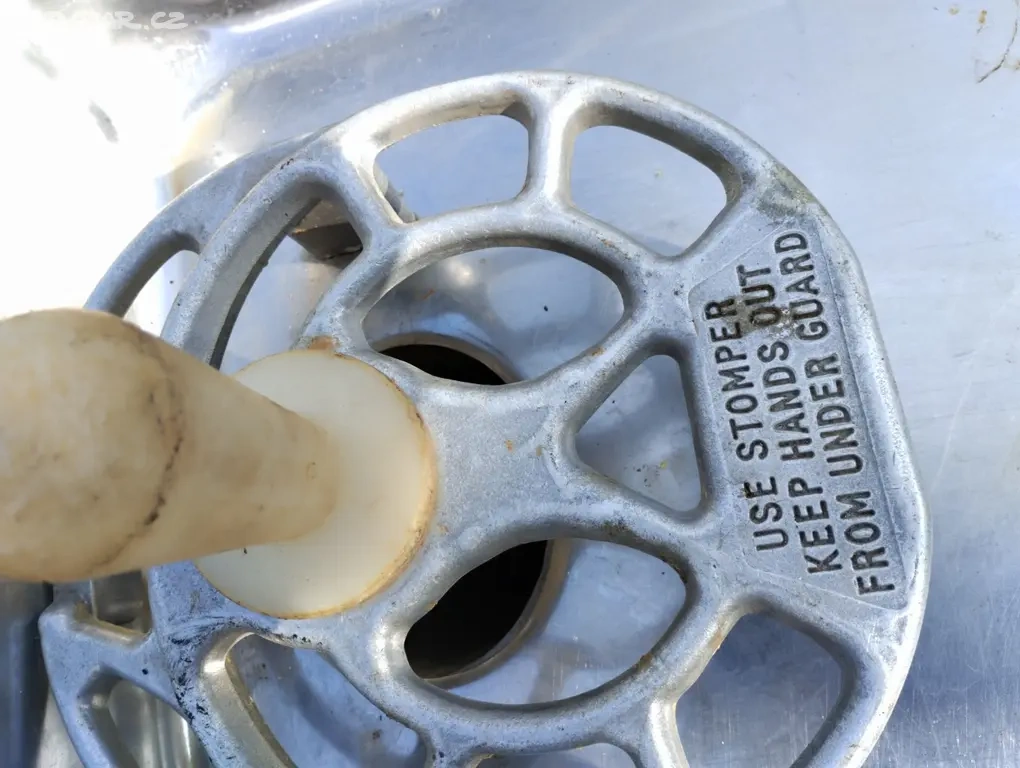 Mlýnek na maso Butcher Boy - 7