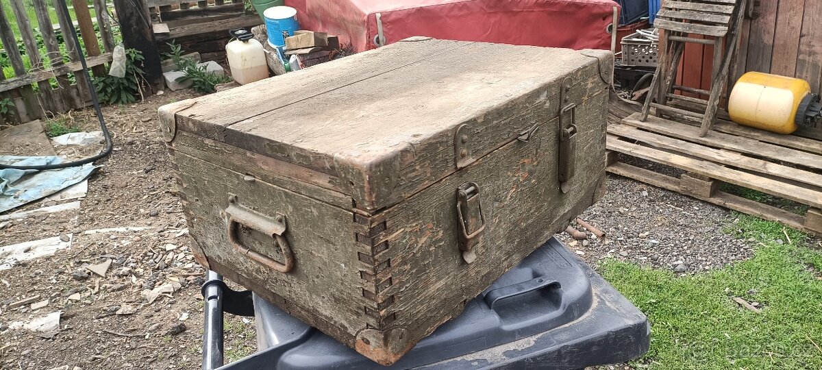 Stará vojenská bedna - 7