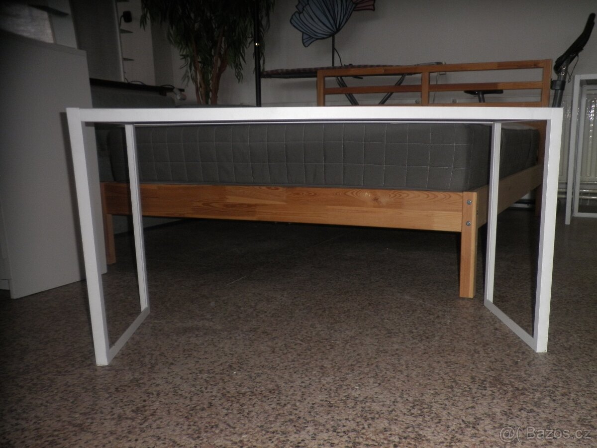 Stůl s kombinací malých stolků - 7