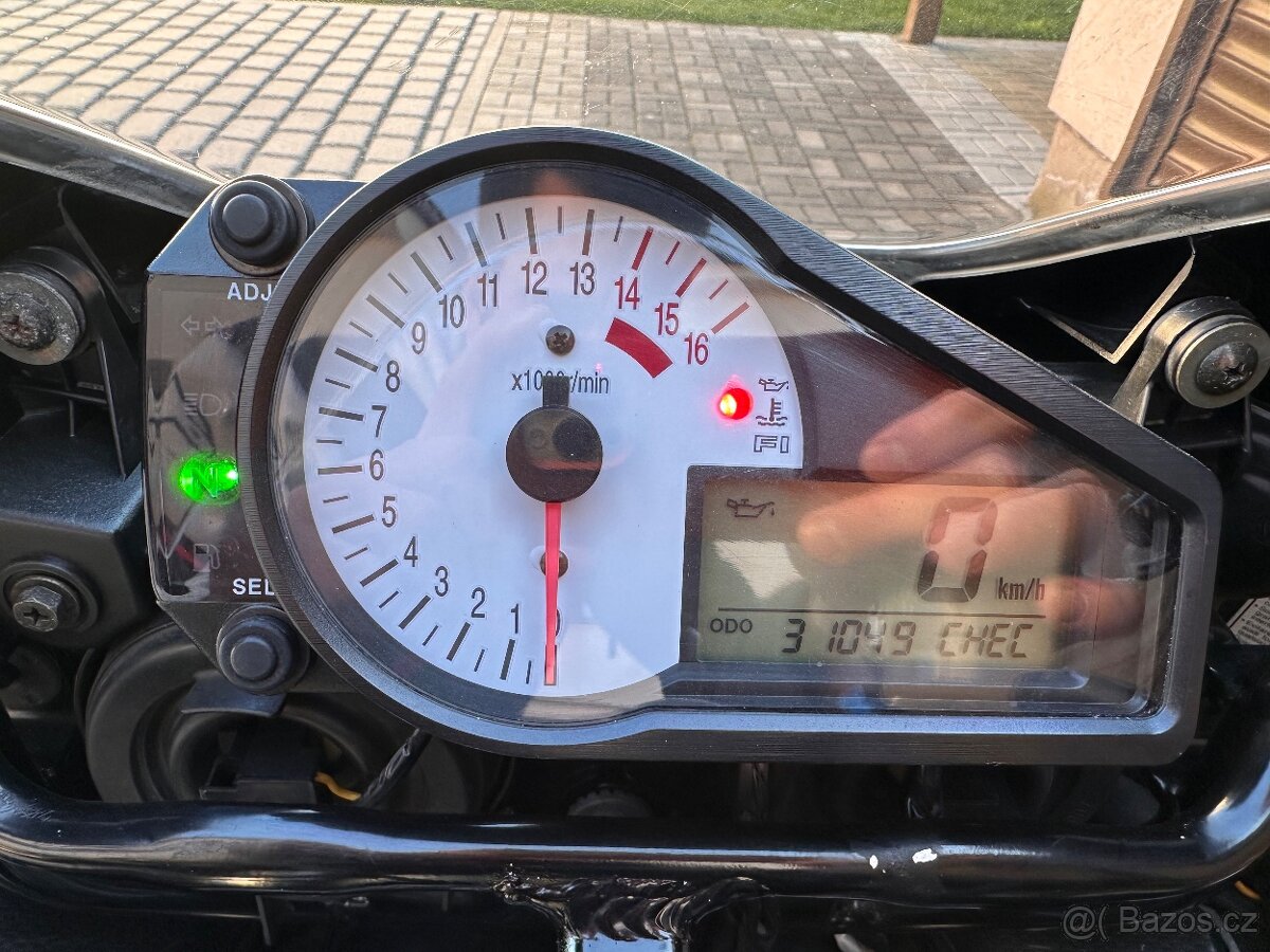 Suzuki GSX-R 750 - 7