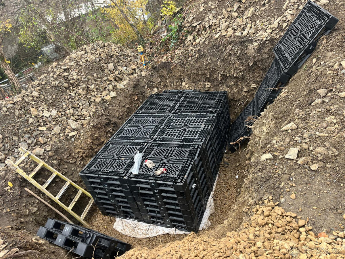 Plastové palety pod dřevo - 7