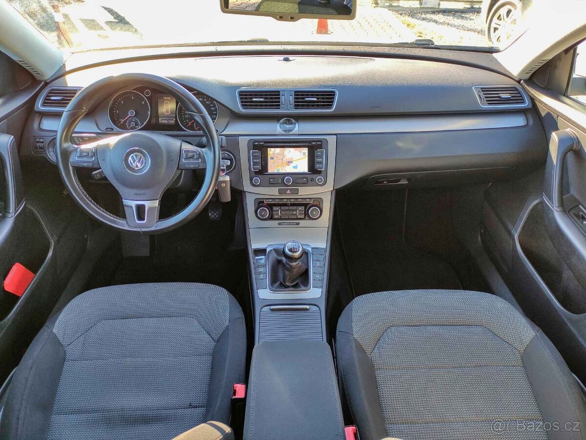 VW PASSAT 2.0 TDi 103KW,VARIANT,10x AIRBAG,NAVI,ZÁVĚS,PDC. - 7