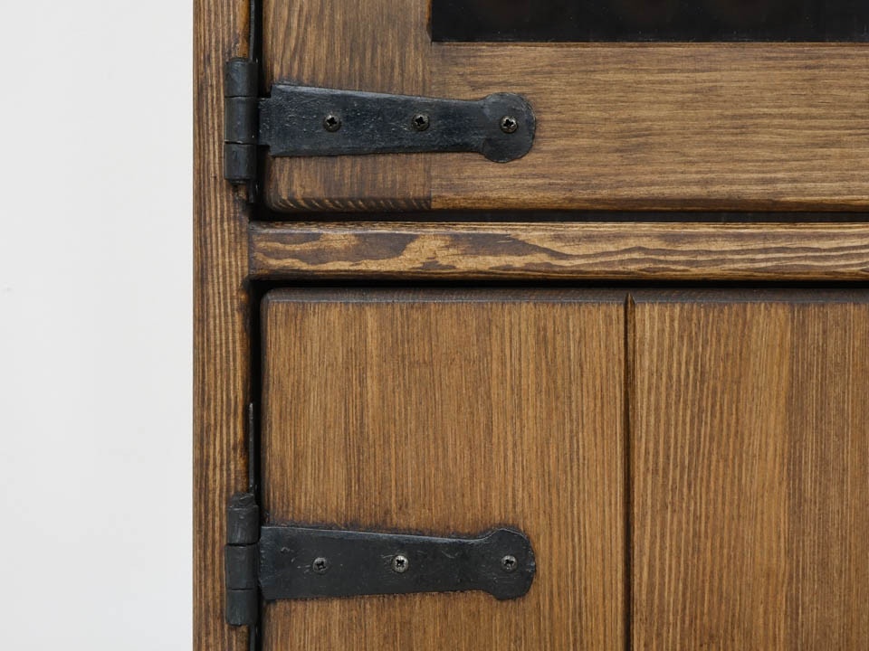 RUSTIKÁLNÍ KREDENC - 7