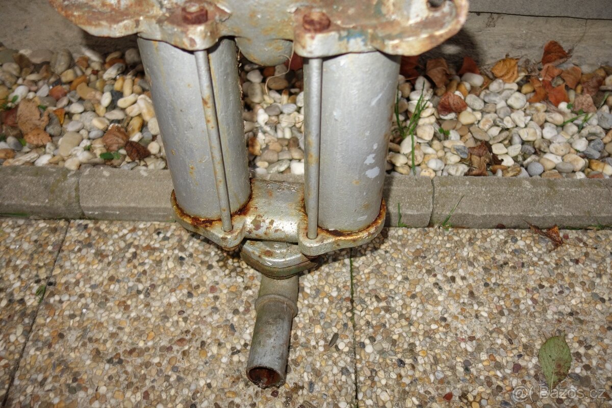 Ruční pumpa LILA 75 pro dopravu vody z hloubek do 7 m - 7