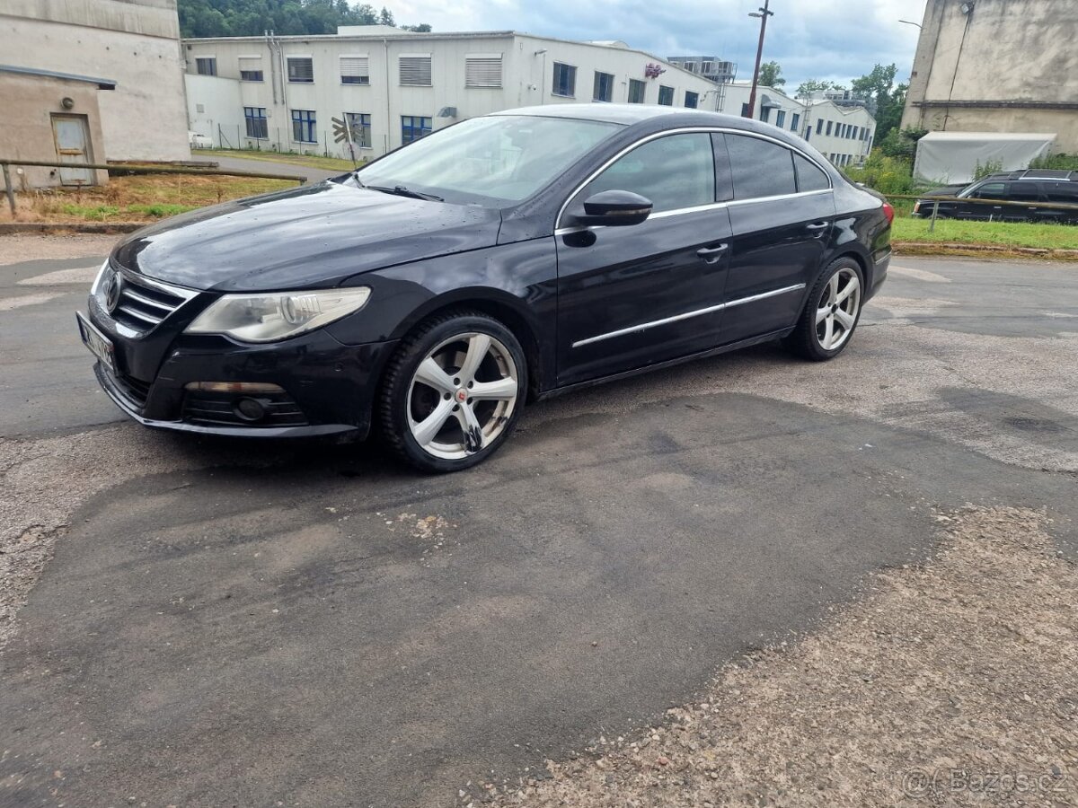 VW PASSAT CC 1,8 TSI STK 4/26 najeto 377tis Výbava vozu: 10x - 7