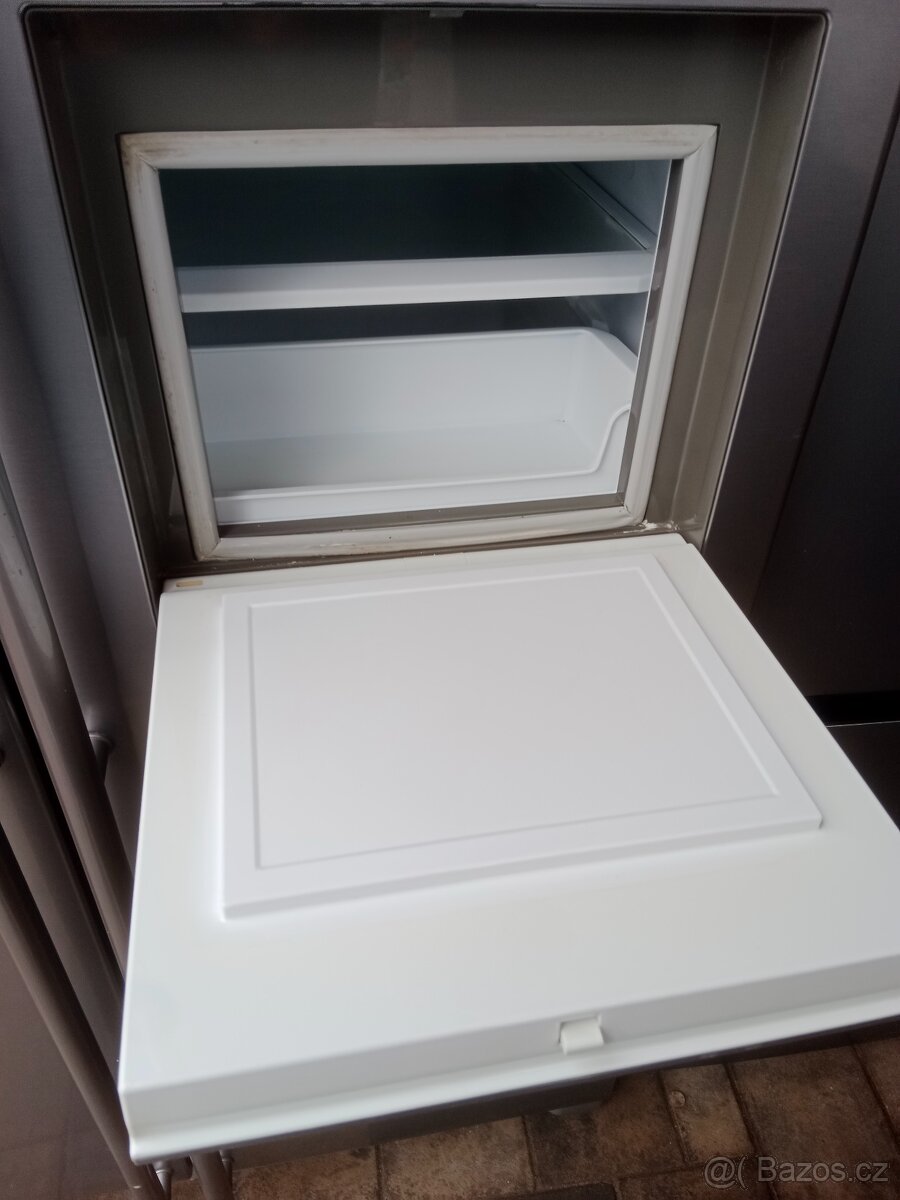 Americka lednice Samsung A+++ - 7