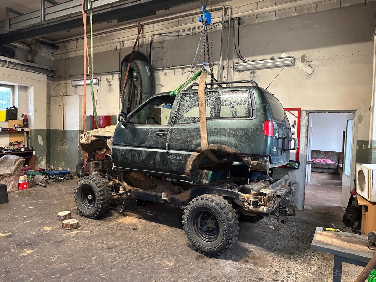 Nissan Terrano 2 - 7