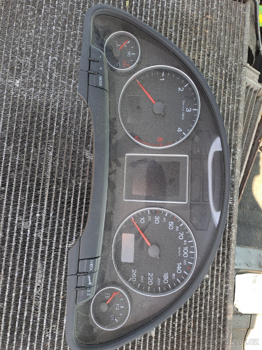 Náhradní díly 2 na Audi A4 - 7