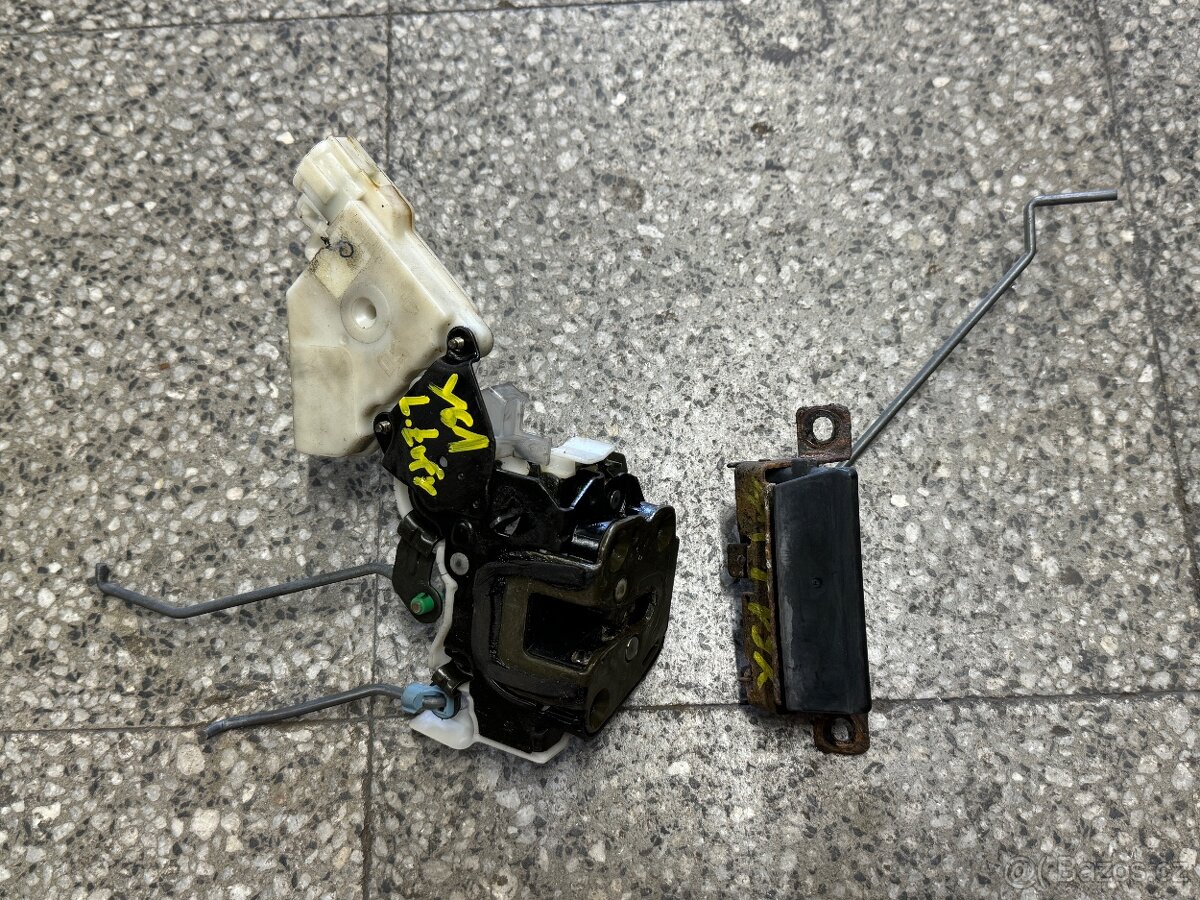 Dveře / víko kufru / kufrové dveře + okno Nissan Patrol Y61 - 7