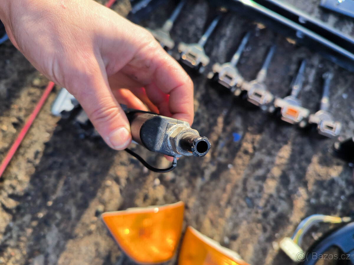 Díly BMW E36 Cabrio,blatníky,Mpaket lišty,blinkry a - 7