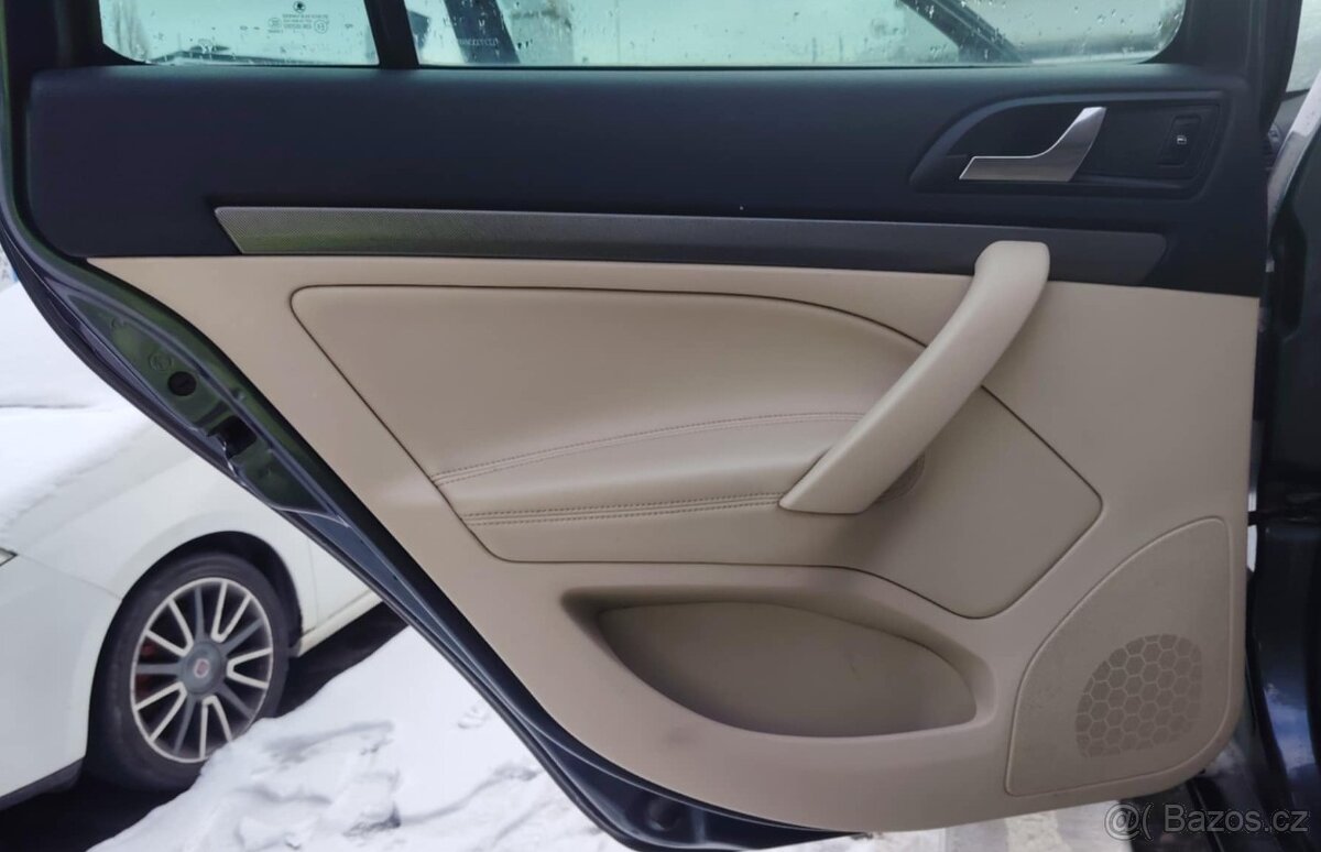 prodám béžový interiér do Škody Octavie 2 kombi - 7