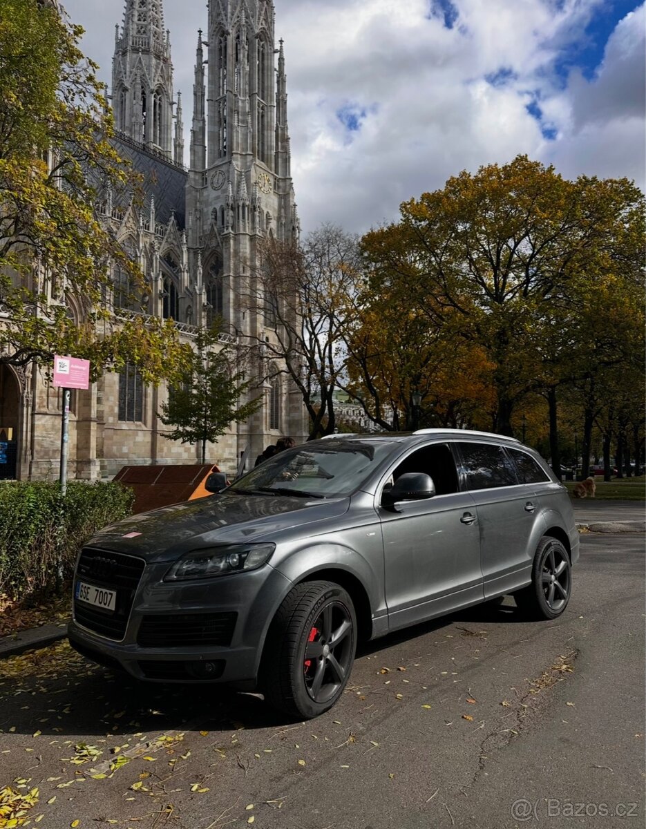 Audi Q7 4L Quattro - 7