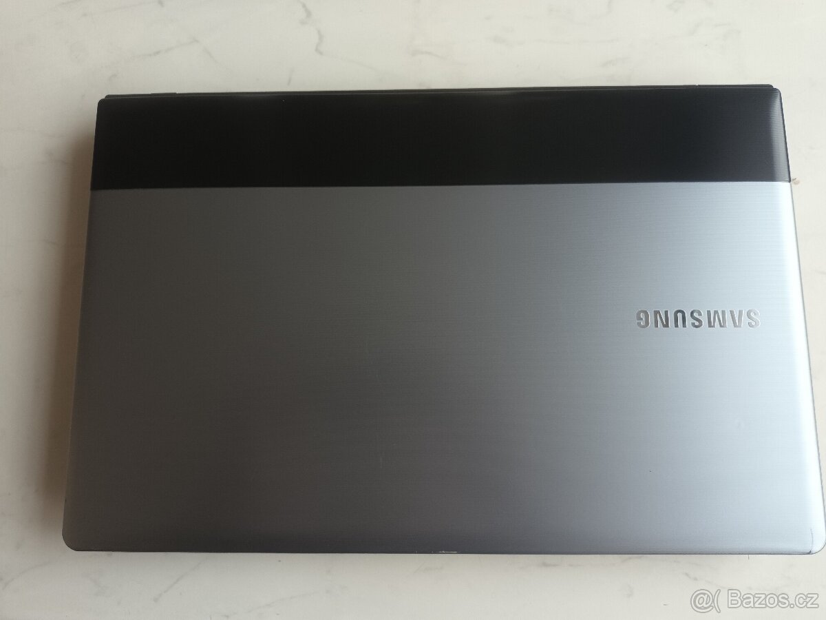 Samsung 305E (čtyřjádrový procesor ) RAM 6 GB SSD - 7