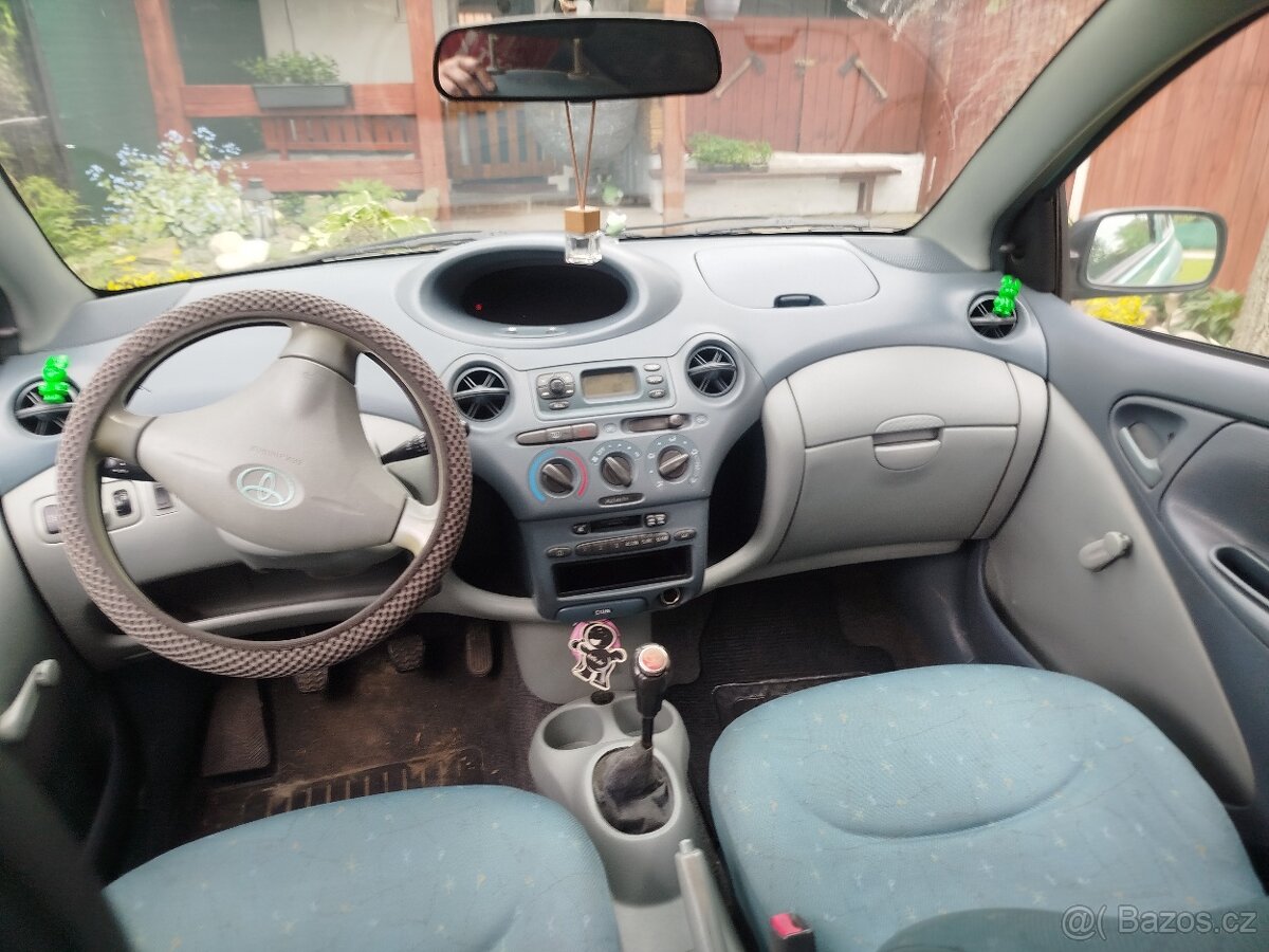 Yaris - 7