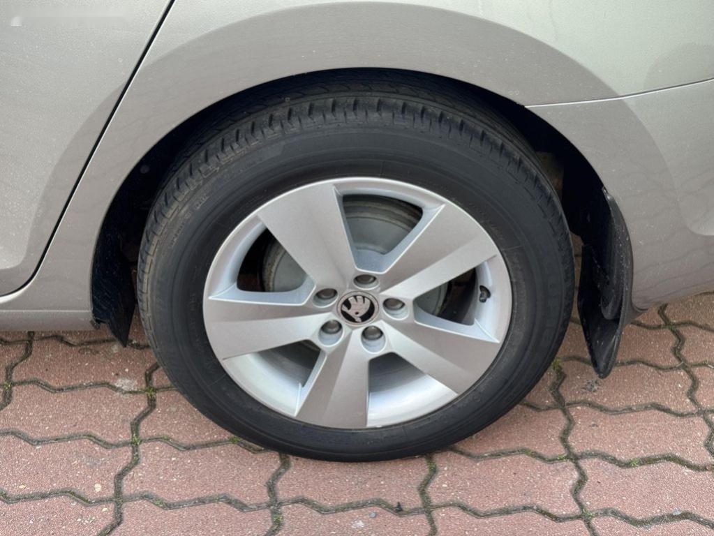 Škoda Rapid,1.2TSI Ambition ČR - 7