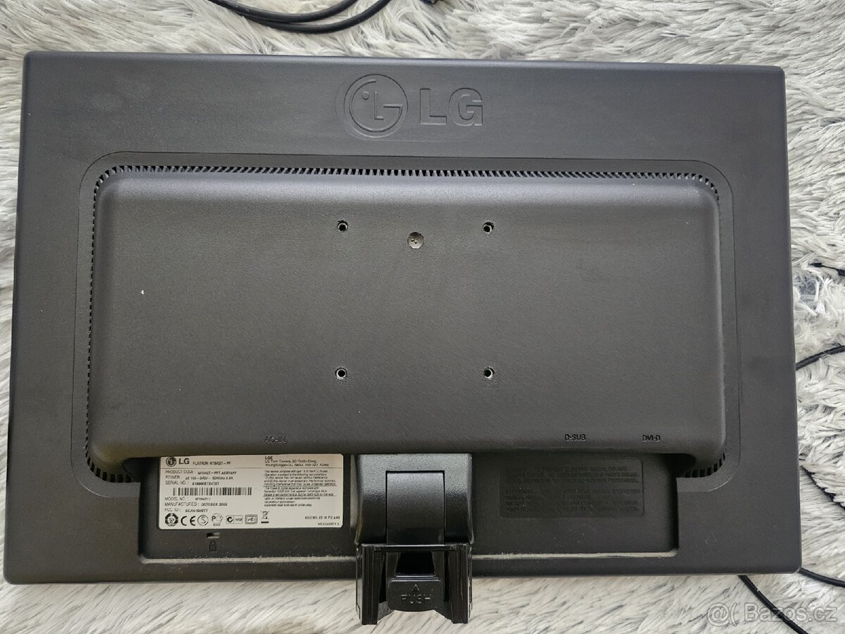 Stolní počítač HP - 7