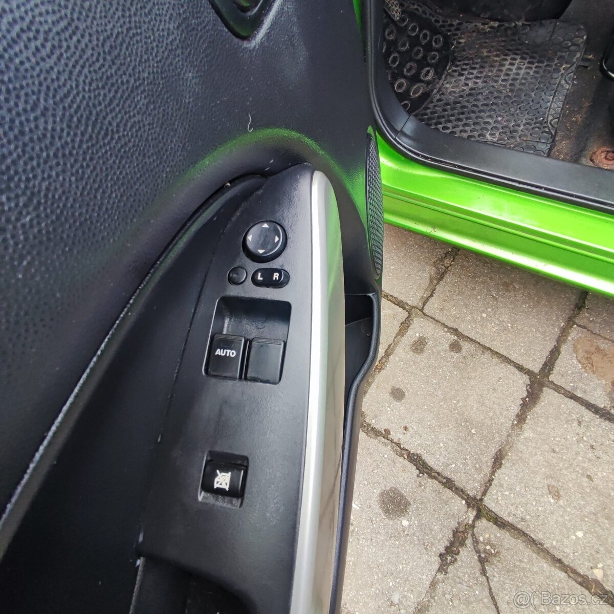 Mazda 2 benzín rok 2011 - 7