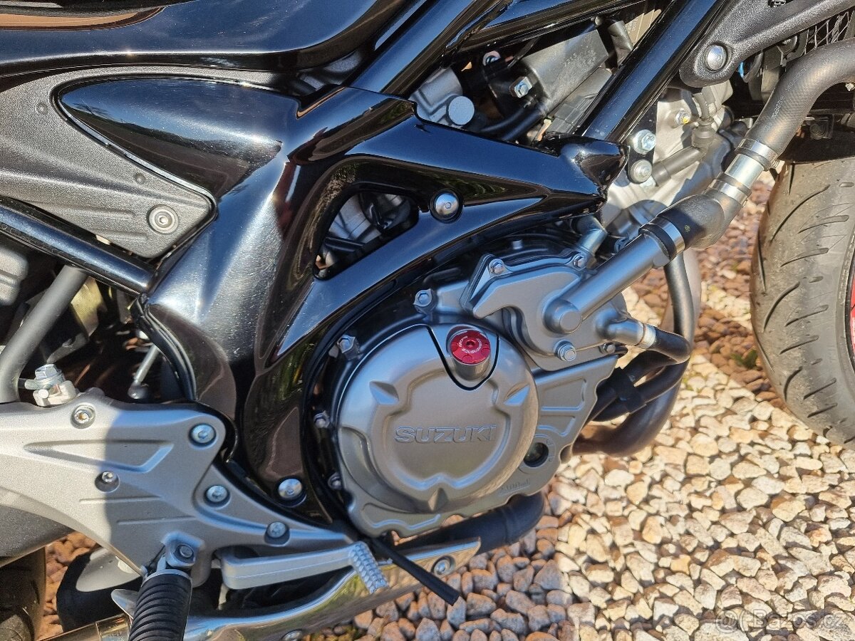 Suzuki SFV Gladius 650 - 7