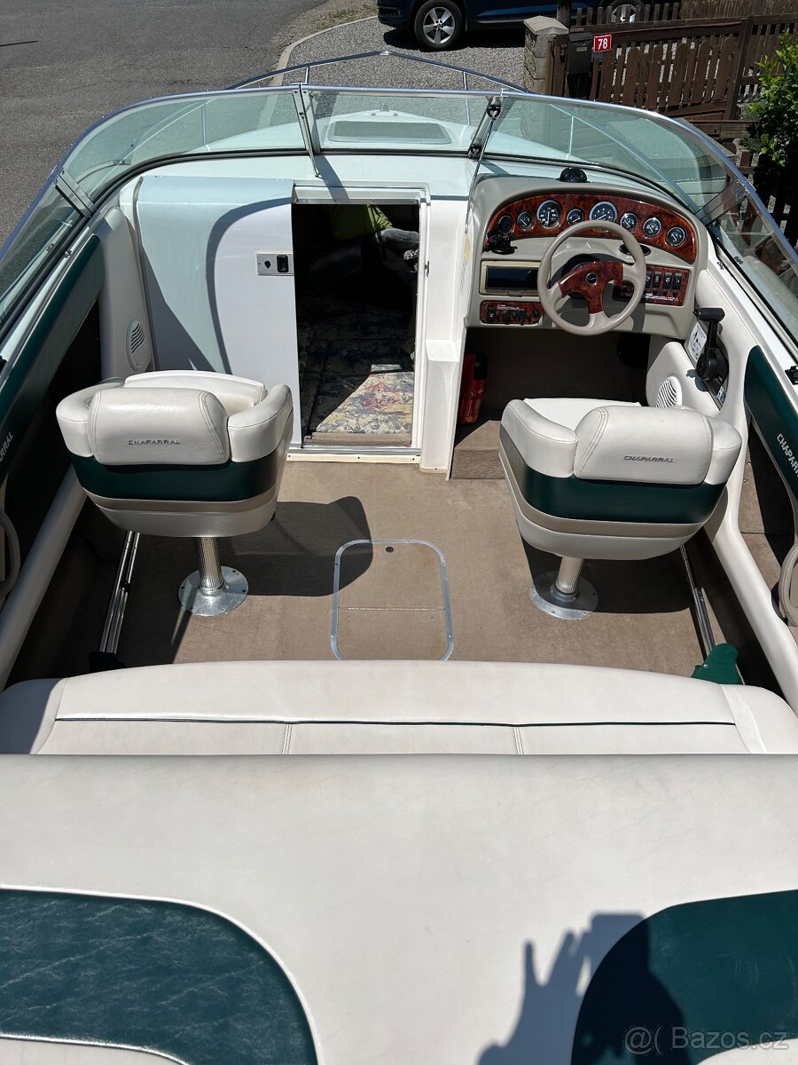 Motorový kajutový člun - 7