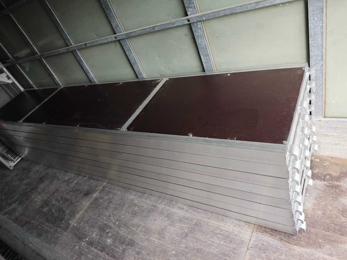 HLINÍKOVÉ LEŠENÍ LAYHER BLITZ 73 - cca 100m2 prodám - 7