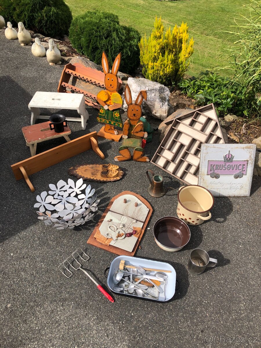 Dřevěné police,stoličky - 7