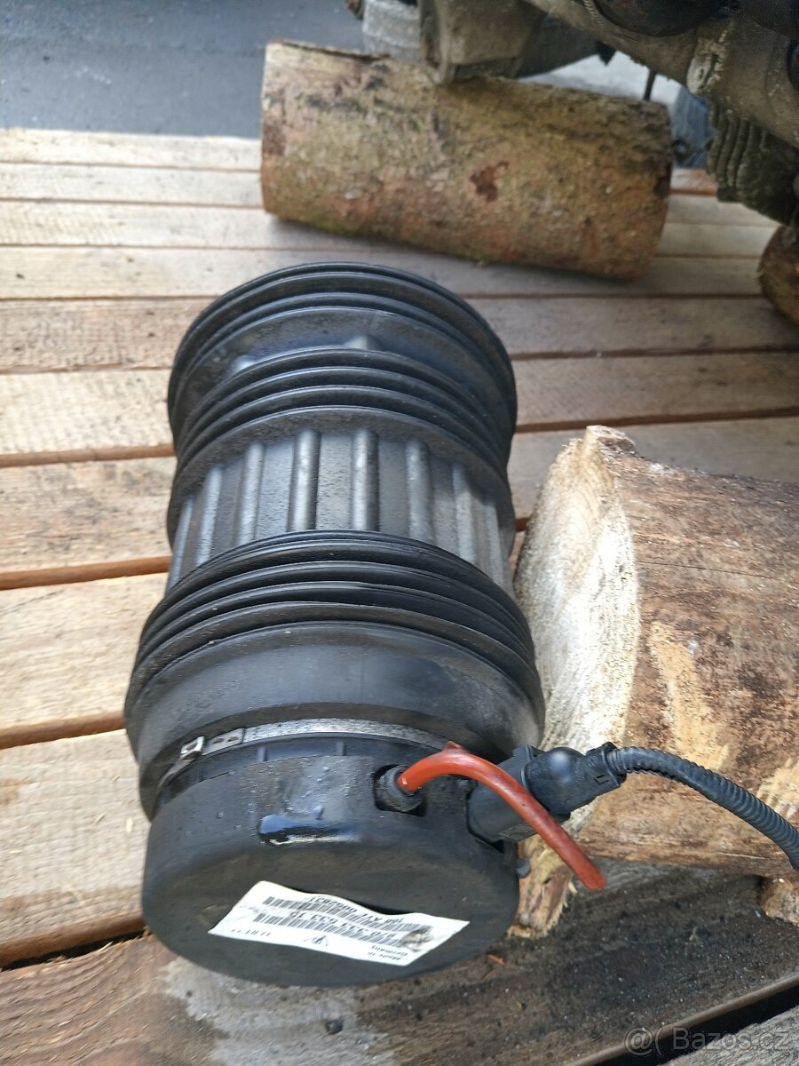 Prodám dily z Porsche Panamera 4s r.v.2011 - 7