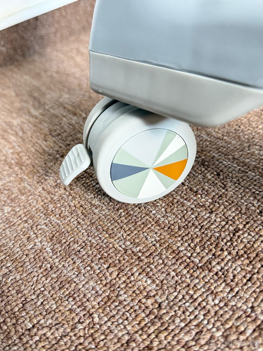 Kinderkraft Lastree 2w1 - jídelní židlička, lehátko - 7