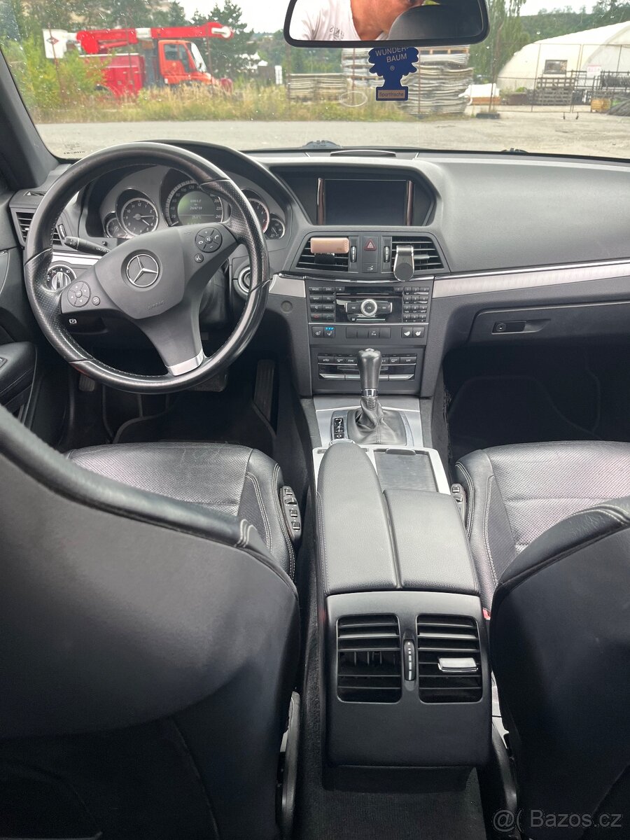 Mercedes Benz 207 E350 CGI - 7