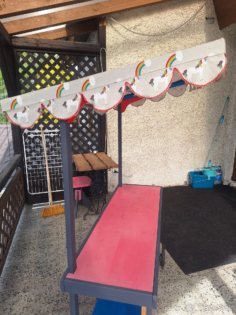 Zmrzlinový stánek ze dřeva - 7