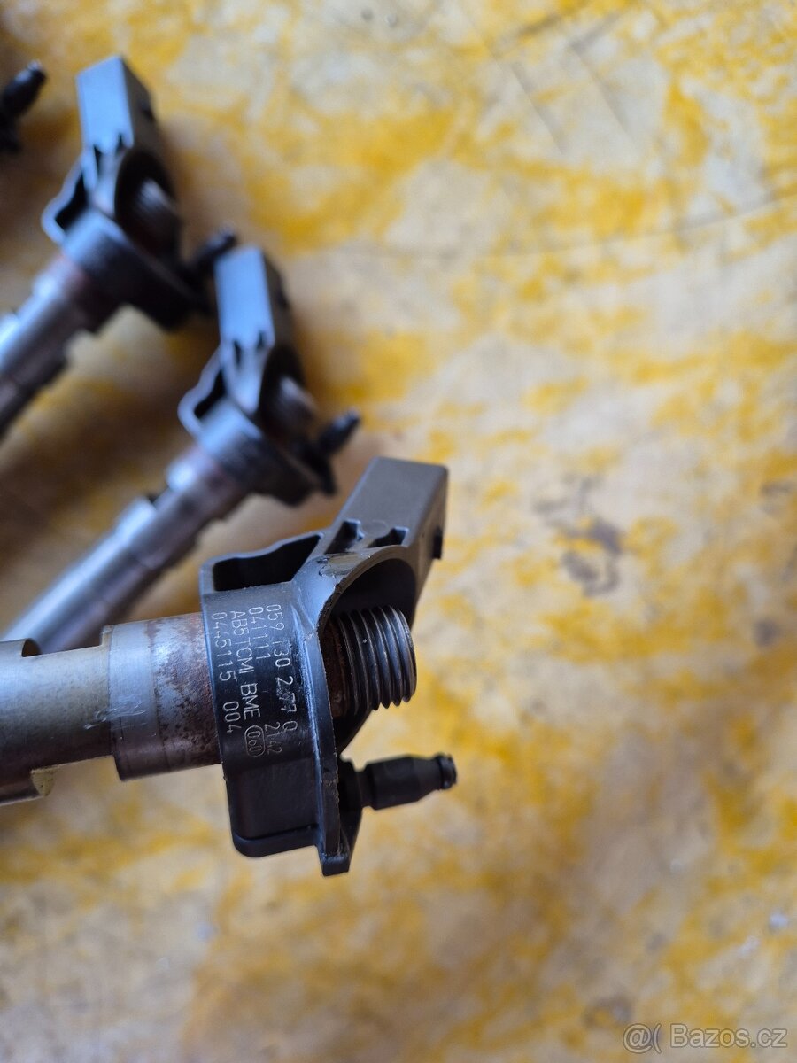 Vstřikovač 059 130 277 Q - 7