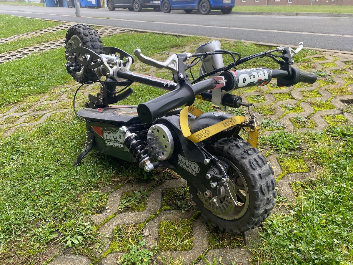 Elektrická koloběžka Nitro XE1000 - 7