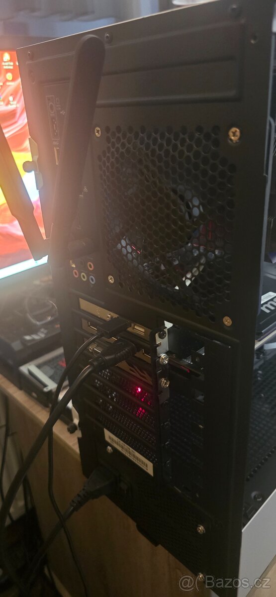 Prodam tento Herni PC Rozjede jakékoliv hry na Fullhd (1080p - 7