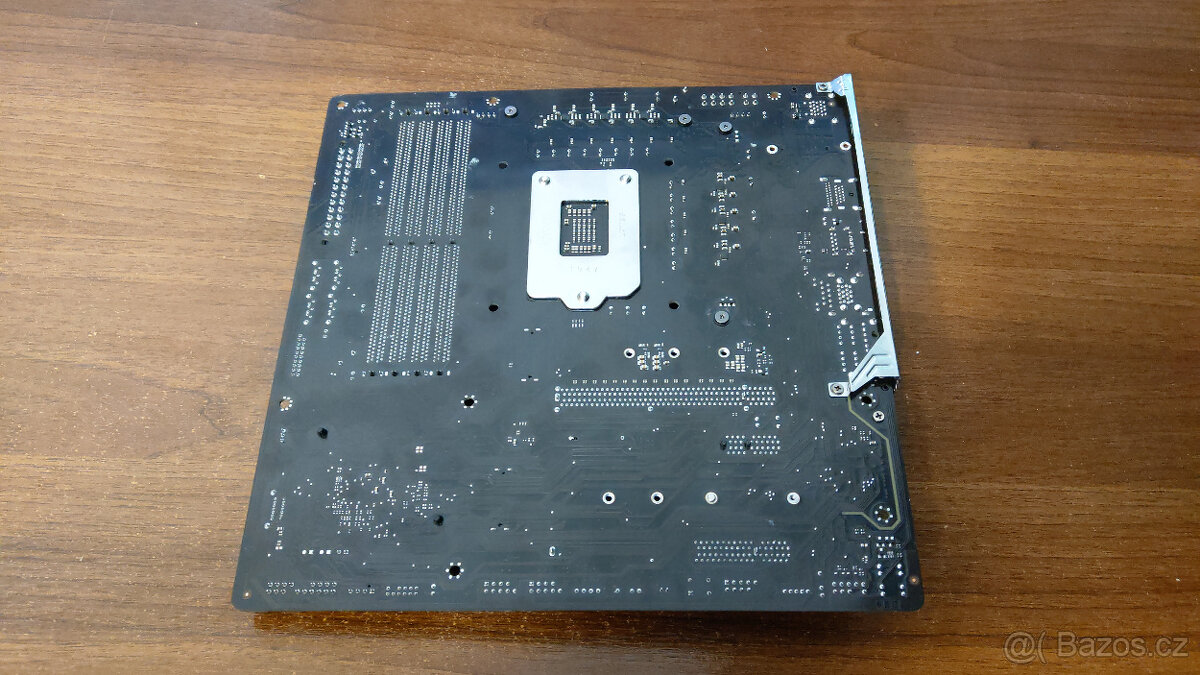 Gigabite Z490M GAMING X - 7