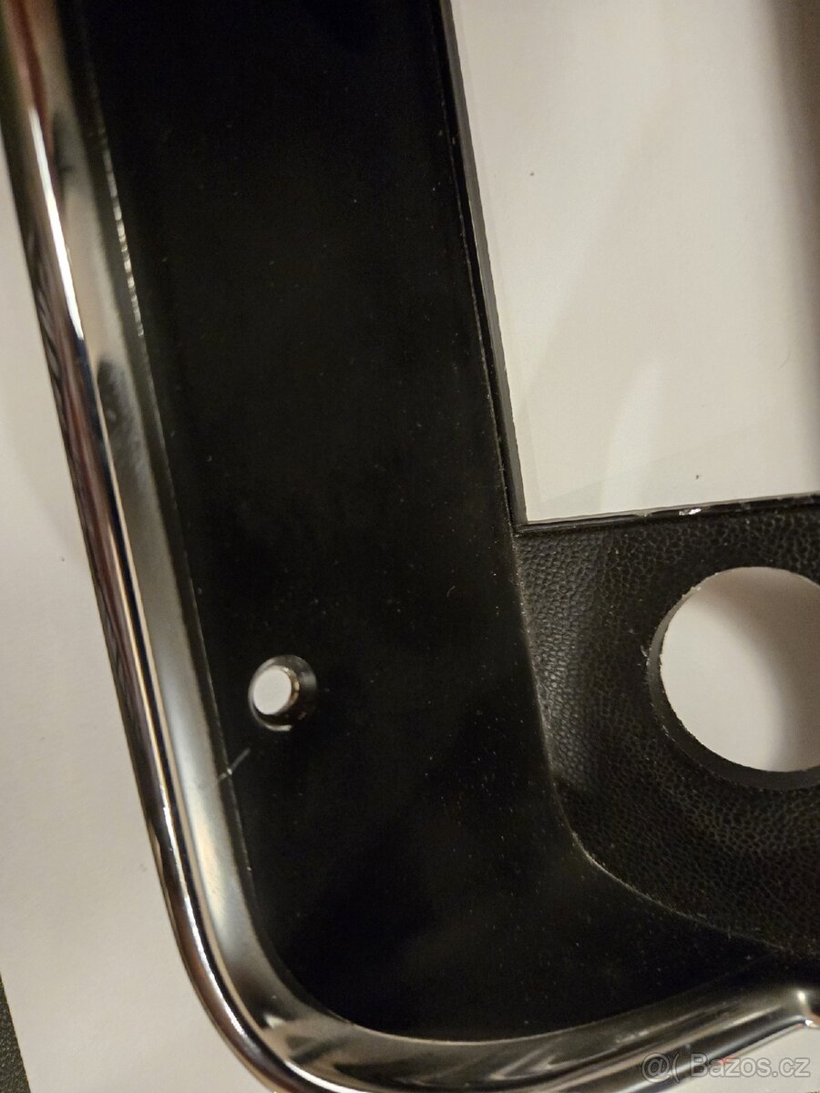 67 68 Ford Mustang - rámeček autorádia - 7