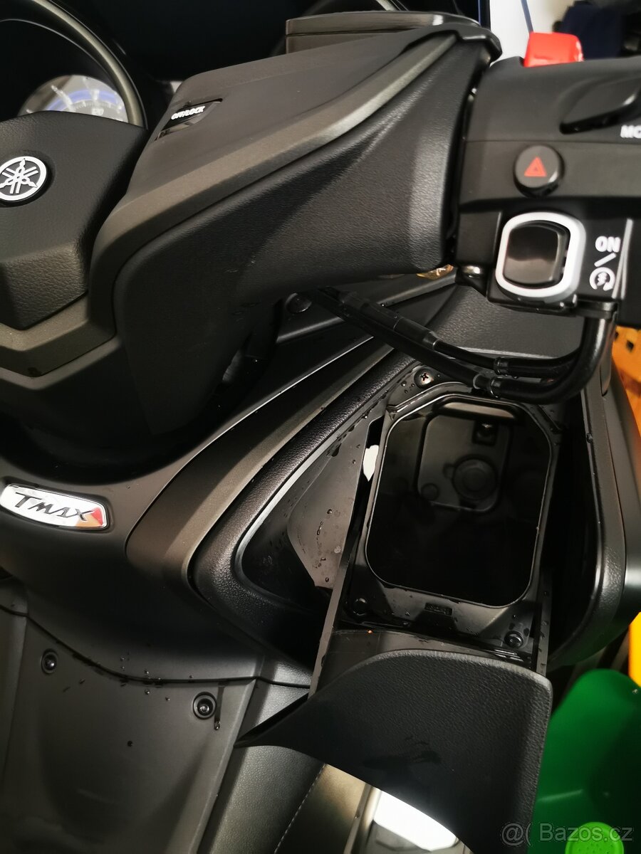 Yamaha T-Max 560 - 7