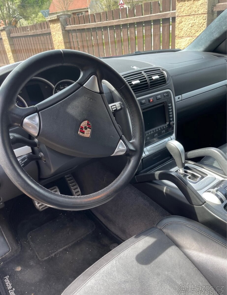 Porsche Cayenne GTS - 7