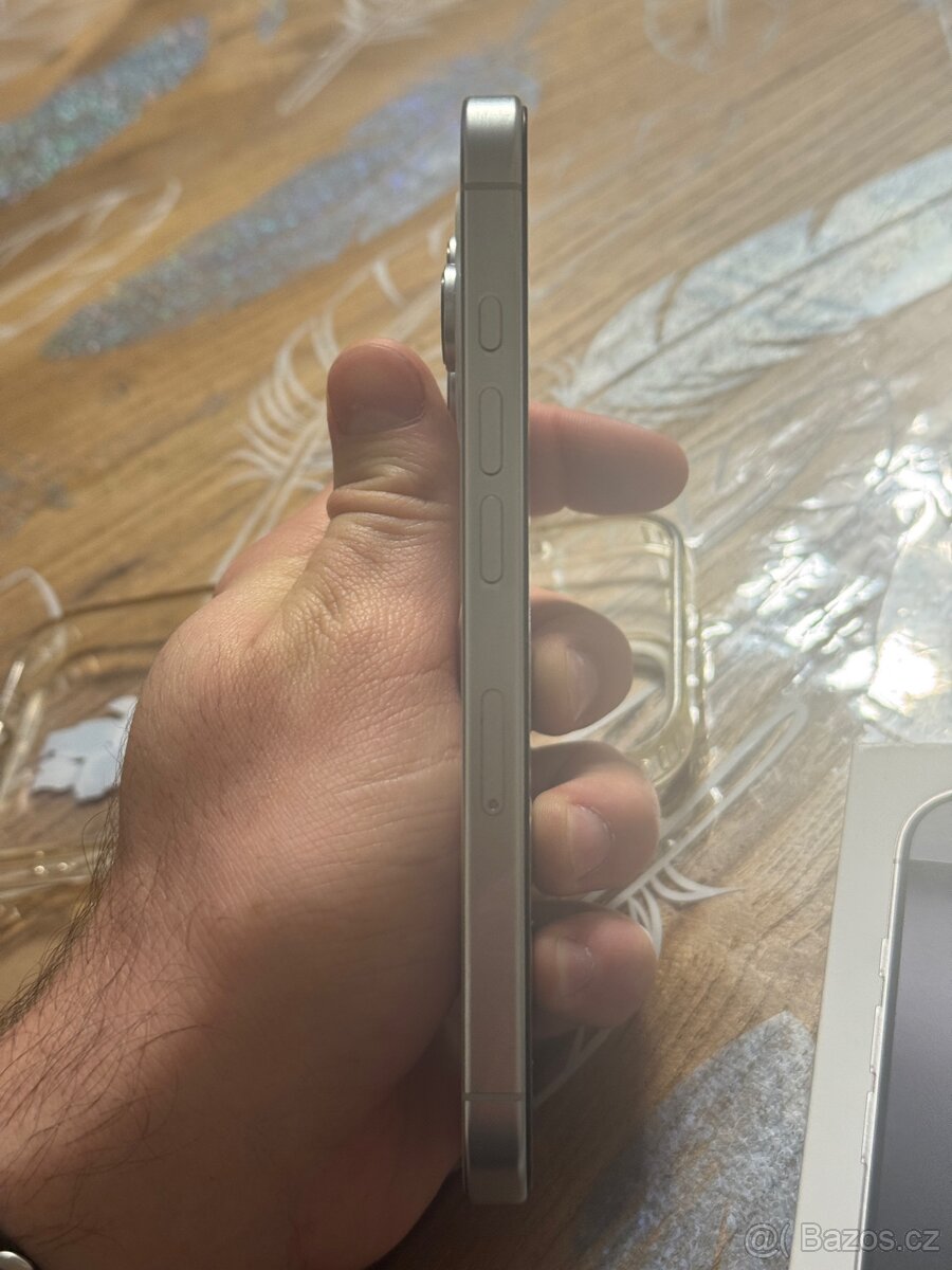 Prodej iPhone 16 Pro 128GB – bílý titan, výborný stav - 7