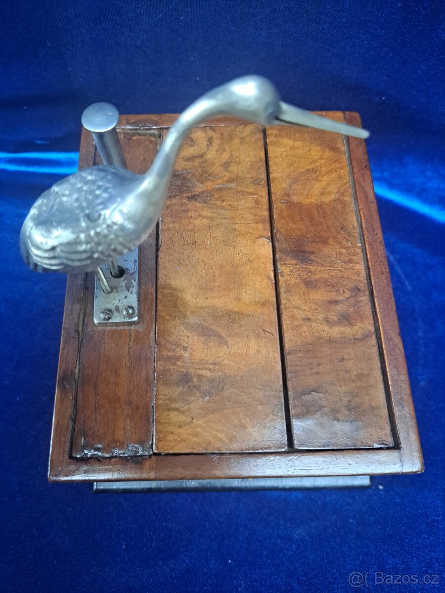 Zásobník a podavač na cigarety - 7