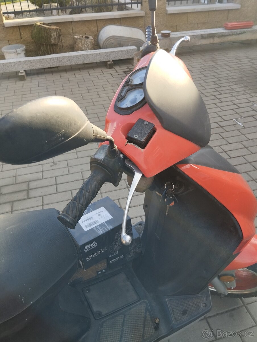 Skútr Via 50 ,4T MP Korado - 7