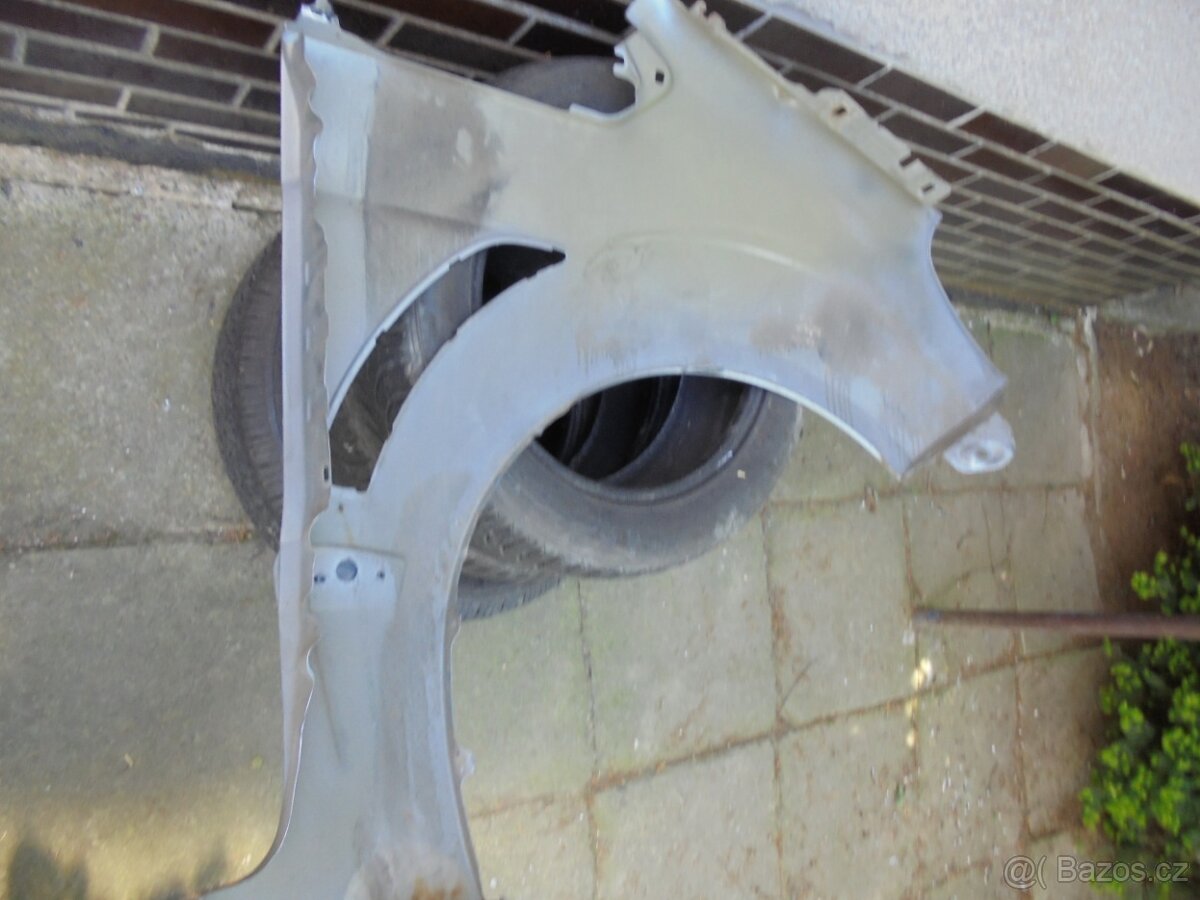 přední blatník pravý levý Ford Smax 2008 - 7